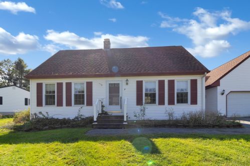 8 Glaude Ave, Biddeford, ME 04005 exterior