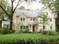 154 Stanley Rd, Newton, MA 02468 exterior