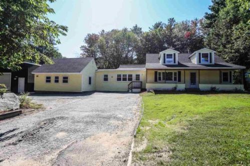 57 Pleasant St, Goffstown, NH 03045 exterior