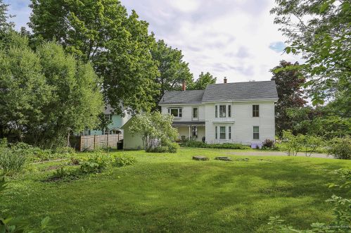 67 Miller St, Belfast, ME 04915 exterior