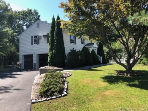 31 Priscilla Rd, Norwalk, CT 06850 exterior