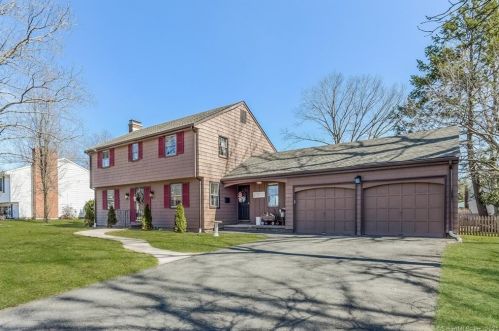 67 Kennedy Rd, Manchester, CT 06042 exterior