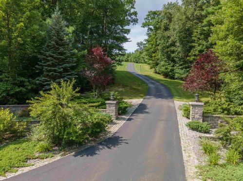 6 Mcnichol Ln, Bow, NH 03304 exterior