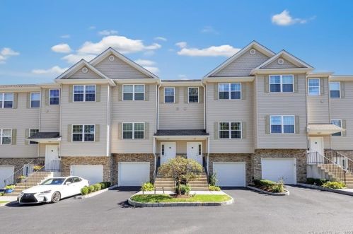 39 Riverview Ct, Brookfield Center, CT exterior