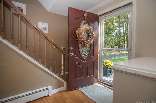 8 Wooster Heights Dr, Ridgefield, CT 06877 exterior