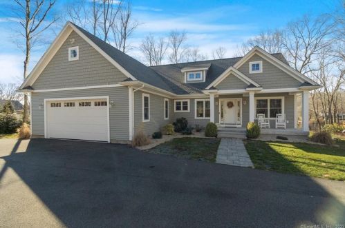 6 Wynn Cir, East-Lyme, CT 06333 exterior