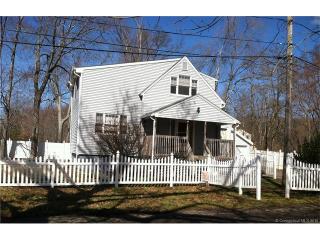 2 Lyman Ln, Bloomfield, CT 06002 exterior