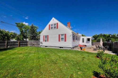 58 New Dunstable Rd, Nashua, NH 03060 exterior