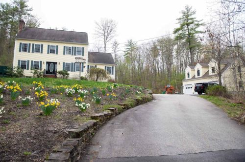 215 Scruton Pond Rd, Barrington, NH 03825 exterior
