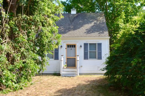 7 Evergreen St, Yarmouth, MA 02664 exterior