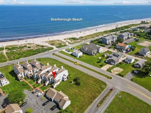 201 Bellevue Ct, Narragansett, RI 02882 exterior