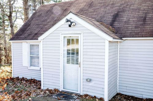 327 Poor Farm Rd, New-Ipswich, NH 03071 exterior