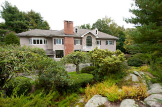 6 Dunwoodie Pl, Greenwich, CT 06830 exterior