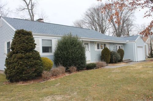 43 Knollwood Rd, Hartford, CT 06118 exterior