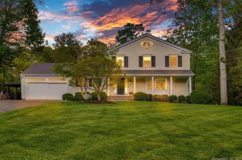 30 Red Barn Rd, Bridgeport, CT 06611 exterior