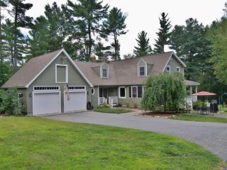 77 Lawrence Rd, Merrimack, NH 03054 exterior