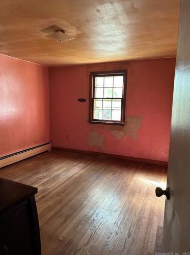 15 Rood Ave, Windsor, CT 06095 exterior