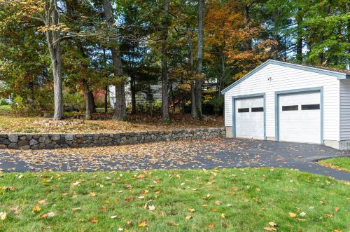 93 Langholm Dr, Nashua, NH 03062 exterior