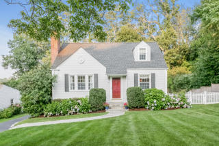 7 Walmsley Rd, Tokeneke, CT 06820 exterior