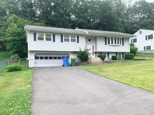 151 Ardsley Rd, Waterbury, CT 06708 exterior