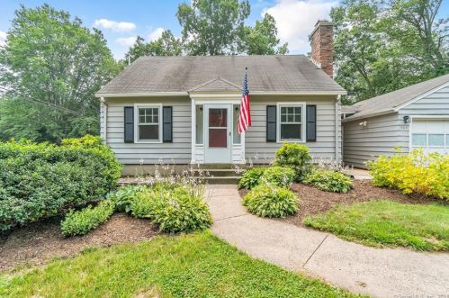 569 Whittemore Rd, Waterbury, CT 06762 exterior