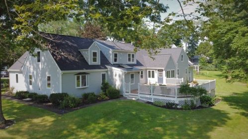 51 Lexington St, Burlington, MA 01803 exterior