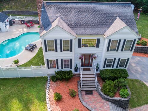 5 Lone Goose Rd, Newton, NH 03858 exterior