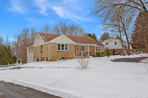 14 Edgewood Ave, Bridgeport, CT 06611 exterior