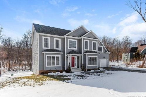 31 Skyline Dr, East-Hampton, CT 06424 exterior