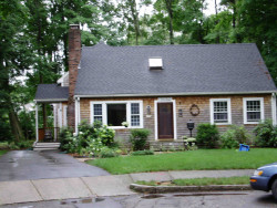 14 Colgate Cir, Newton, MA 02462 exterior