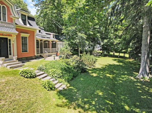 81 Green St, Augusta, ME 04330 exterior