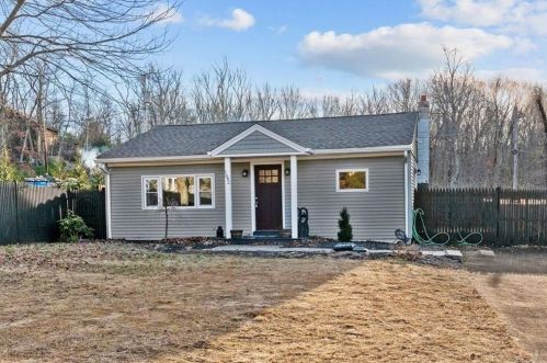 1642 Putnam Pike, Glocester, RI 02814 exterior