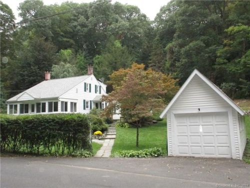 28 Weed Rd, Bethel, CT 06801 exterior