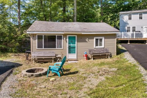 672 Weirs Blvd, Laconia, NH 03246 exterior