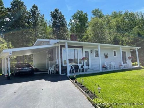 749 Gateway St, Madawaska, ME 04756 exterior
