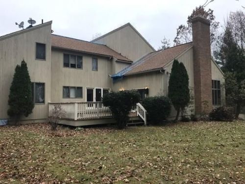 58 Whisper Dr, Worcester, MA 01609 exterior