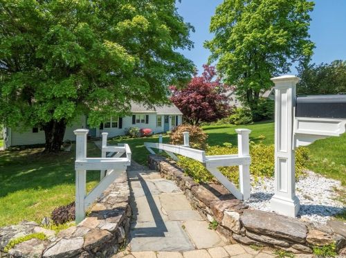 71 Stonecrest Rd, Ridgefield, CT 06877 exterior