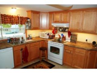 26 Williams St, Nashua, NH 03060 exterior