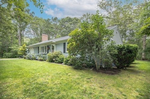 20 Lambeth Cir, Sandwich, MA 02563 exterior