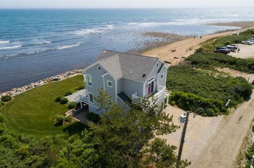 1107 Matunuck Beach Rd, Wakefield, RI 02879 exterior