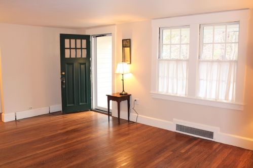 555 Main St, Hopkinton, NH 03229 exterior