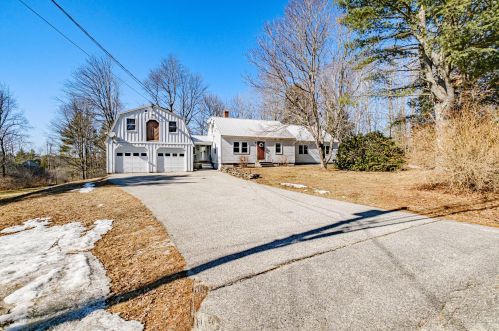 42 Hillside Ave, Cumberland, ME 04021 exterior