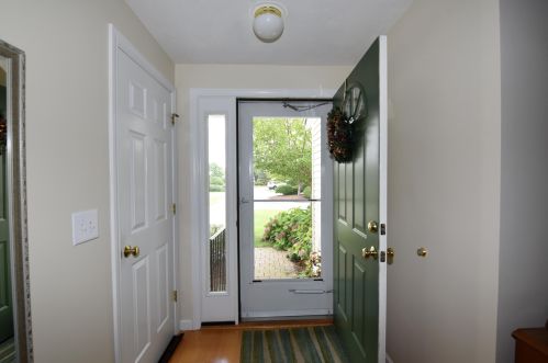 7 Classic Cir, Mashpee, MA 02649 exterior