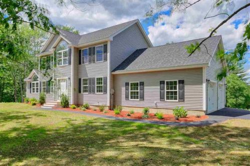 218 Grant Rd, Newmarket, NH 03857 exterior