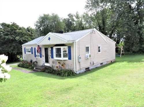 21 Prospect Hill Dr, East Windsor, CT 06088 exterior
