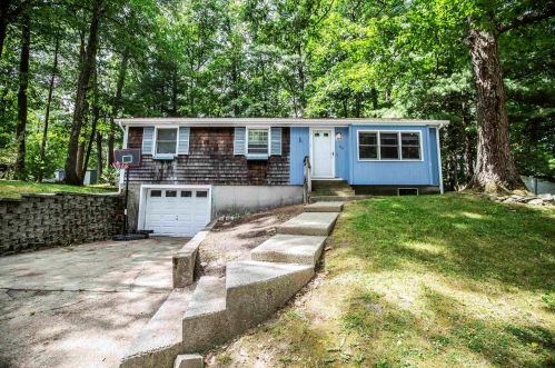 65 Robin Hood Rd, Nashua, NH 03062 exterior