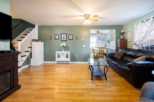 9 Sunnyside East Rd, Yantic, CT 06389 exterior
