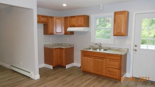 12 Dwyer St, Norwich, CT 06351 exterior