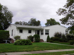 75 Bound Brook Rd, Newton, MA 02461 exterior