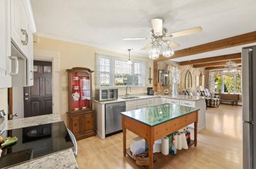 147 Hemond Ave, Woonsocket, RI 02895 exterior